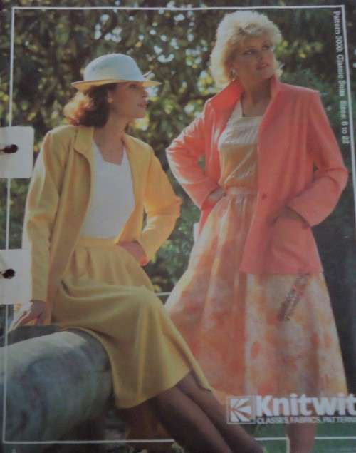KNITWIT PATTERN 3000 - CLASSIC SUITS  -SIZES 6 TO 22  COMPLETE