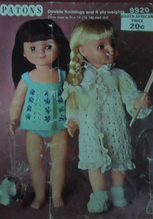 PATONS#9920 DOLL`S OUTFIT-HOUSECOAT EDGED IN LACE+ BLUE NIGHTIE TO FIT 3 SIZES 14`+16 +18`  DOLLS