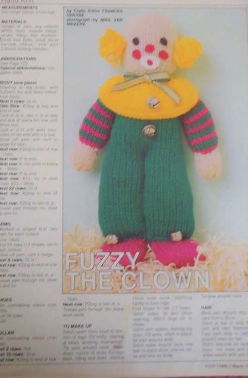 YOUR FAMILY MARCH 1989  - FUZZY THE CLOWN - STANDS 31 CM