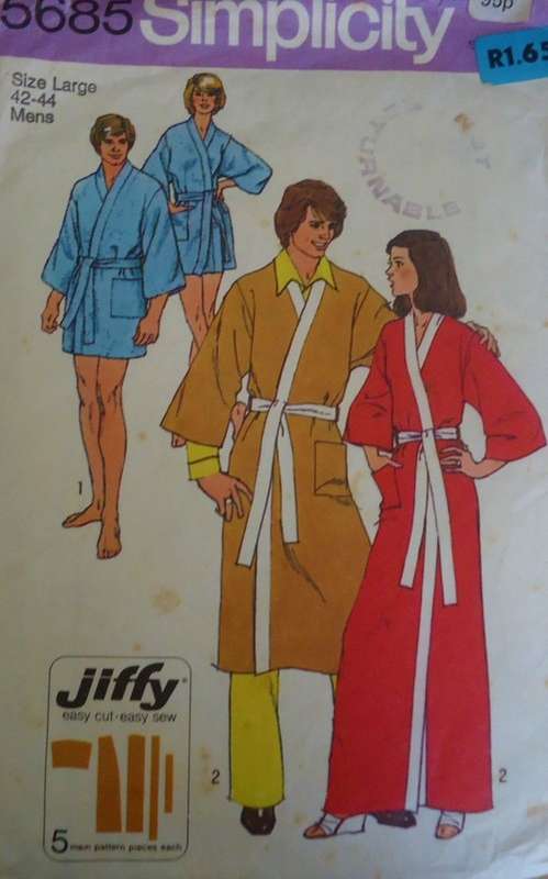 SIMPLICITY PATTERNS 5685 MEN'S GOWNS SIZE LARGE 42 - 44" COMPLETE