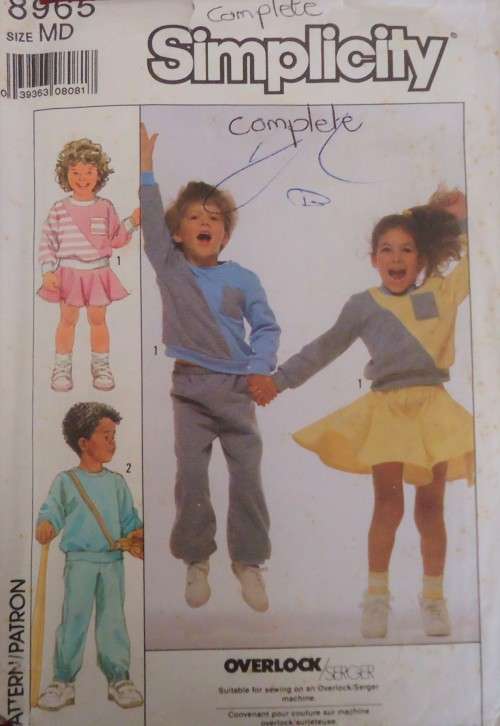 SIMPLICITY PATTERNS 8965 KIDS CASUAL TRACKSUIT-PANTS-TOP-SKIRT SIZE MD = 4 - 5 YEARS COMPLETE