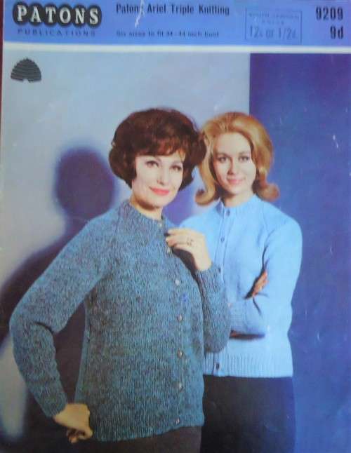 PATONS #9209 LADIES BUTTON UP CARDIGAN SIZE 32-44`