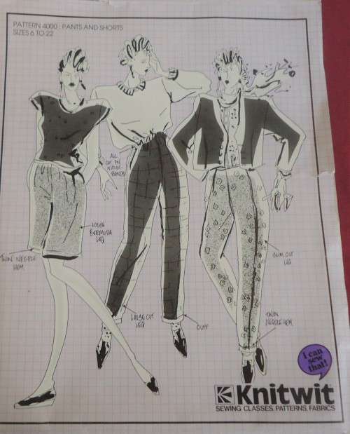 KNITWIT DESIGNER PATTERNS # 4000 LADIESPANTS & SHORTS -SIZES 6 - 22