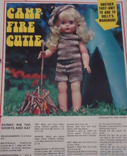 LIVING & LOVING - JANUARY 1980 - CAMPFIRE CUTIE -SKINNY RIB TOP, SHORTS & HAT - 43 CM DOLL