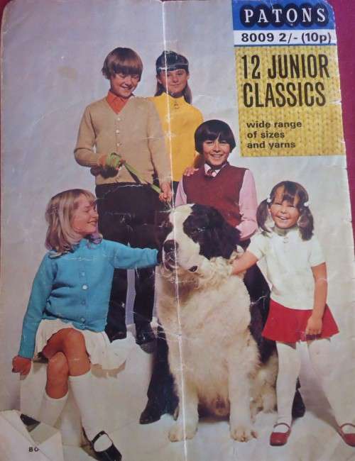 PATONS #8009  12 JUNIOR CLASSICS - 20 PAGE BOOKLET