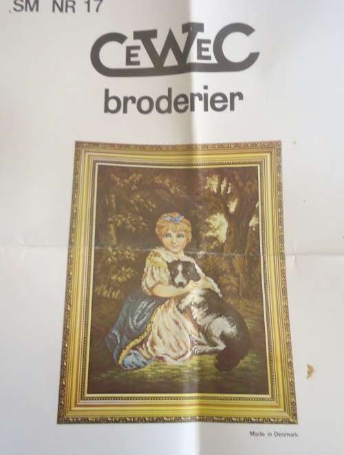 CeWeC -SM NR 17 LADY & DOG  CROSS STITCH DESIGN