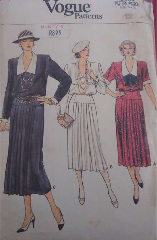 VOGUE PATTERN 9189 PULLOVER DRESS SIZE 12  COMPLETE