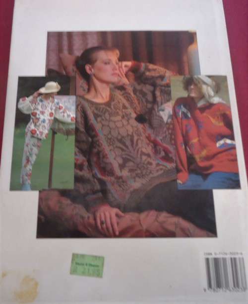 DESIGNER KNITTING - 100 PAGES HARD COVER WITH DUST JACKET