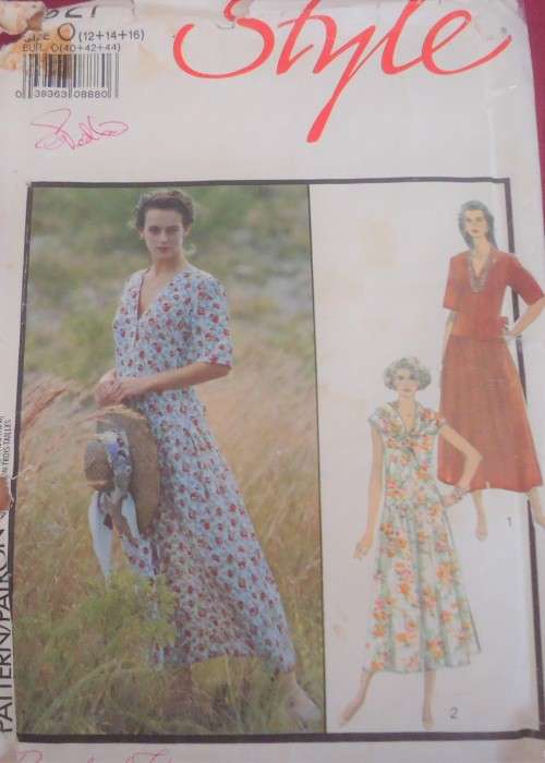 STYLE 1527 DRESS & SCARF SIZE O  12-14-16  -COMPLETE