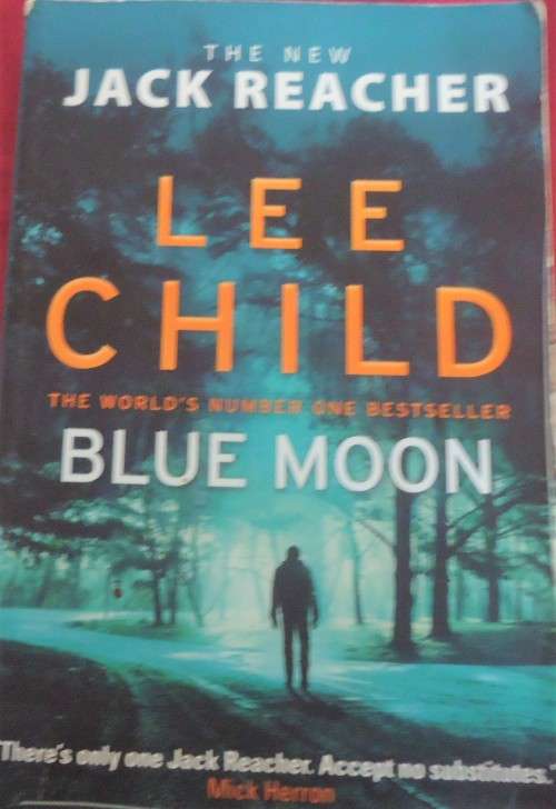 LEE CHILD "BLUE MOON"- LARGE SOFT COVER