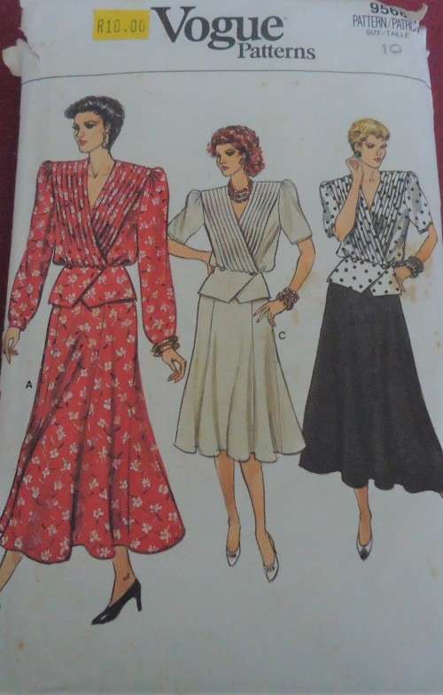 VOGUE PATTERN 9568  SET OF TOPS & SKIRTS SIZE 10 COMPLETE