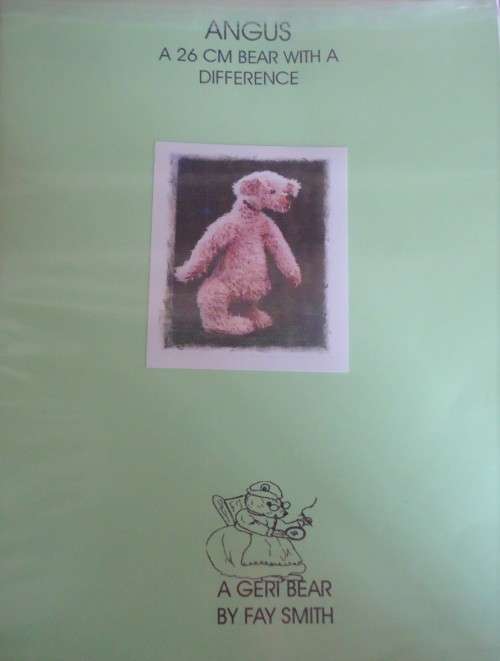 ANGUS - 26 CM BEAR  BY FAY SMITH PATTERN & INSTRUCTIONS - NO KIT SUPPLIED