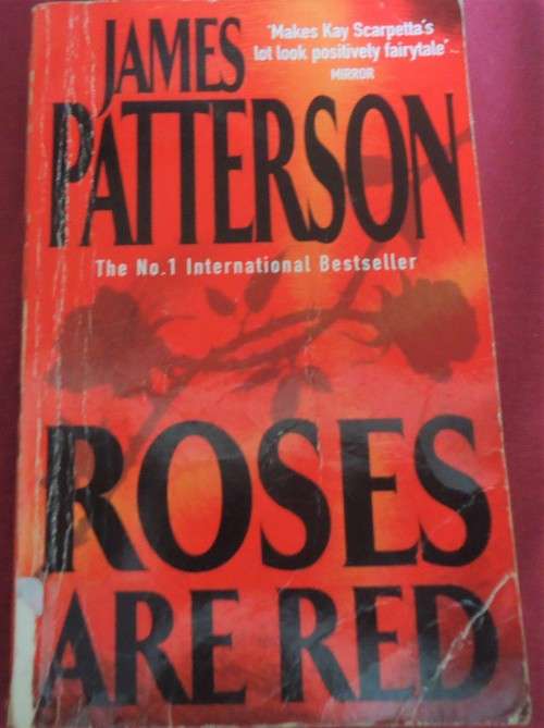 JAMES PATTERSON  "ROSES ARE RED - ALEX CROSS NOVEL" SMALL SOFT COVER