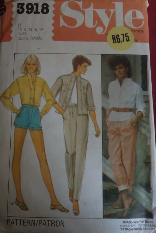 STYLE 3918 SHIRT-PANTS-SHORTS SIZE 10-12-14 COMPLETE