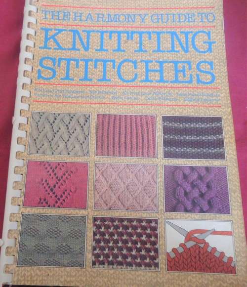 THE HARMONY GUIDE TO KNITTING STITCHES VOLUME 1-MORE THAN 440 NEW STITCHES-COLOUR PICS-96 A4 PAGES