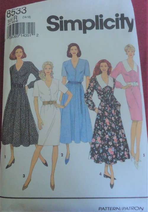 SIMPLICITY 8533 DRESS WITH SLIM OR FLARED SKIRT SIZE R = 14 - 18 COMPLETE