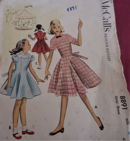 VINTAGE McCALLS  8891 GIRL'S DRESS- SIZE 8 YEARS COMPLETE & SUPPLIED IN A ZIPLOC BAG