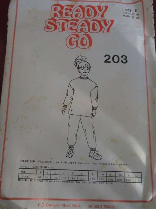 READY-STEADY-GO PATTERN-NUMBER 203 OVERSIZE TRACKSUIT SIZE 1 YEARS CHEST 50 CM