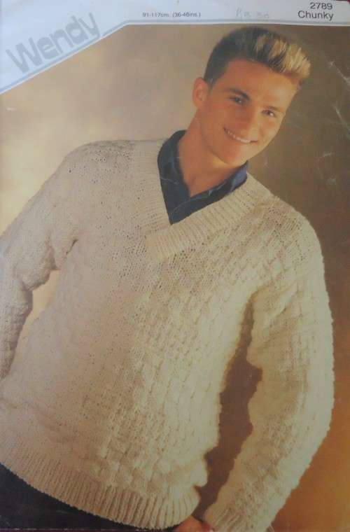 WENDY #2789 MAN`S SWEATER IN WENDY CHUNKY -TO FIT 91 - 117 CM OR 36 - 46`