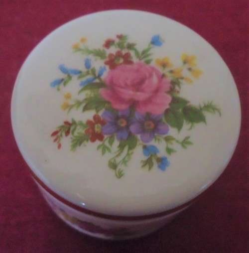 LOVELY STAFFORDSHIRE HEXAGON STUDIOS ROUND TRINKET BOWL WITH LID- MADE IN ENGLAND
