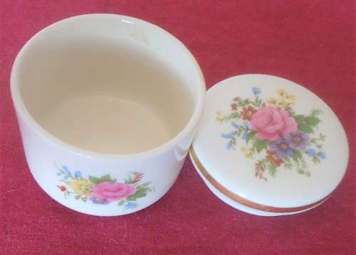 LOVELY STAFFORDSHIRE HEXAGON STUDIOS ROUND TRINKET BOWL WITH LID- MADE IN ENGLAND