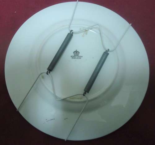 ENGLISH BONE CHINA WALL PLATE OF PRETTY PICTURED THISTLES and GILT WITH WALL HANGER