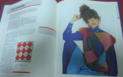 HUIS GENOOT-FAVOURITE KNITS- A CHOICE OF 40 SA HAND-KNIT PATTERNS FOR THE WHOLE FAMILY-100 PAGES