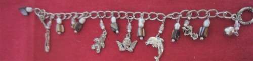 SILVER TONE CHARM LOCKET NECKLACE WITH 2 BRACLETS (MURANO BEADS) & EARRINGS IN TARTAN POUCH