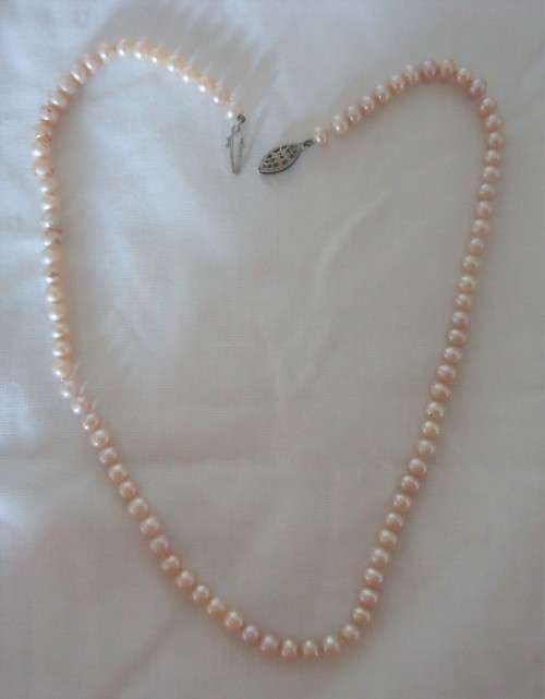 STRAND OF PALE PINK FRESH WATER PEARLS  5 -5 MM
