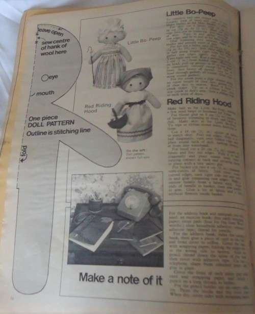 WOMAN`S WEEKLY 9 AUGUST 1975 COMPLETE WITH 4 PAGE PULLOUT-MAKES FOR FETES