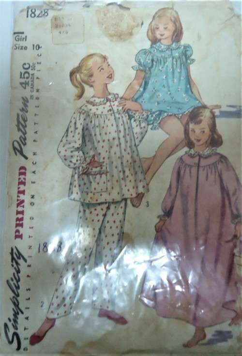 VINTAGE SIMPLICITY 1828 GIRLS NIGHTIES & PJS  SIZE 10 YEARS COMPLETE