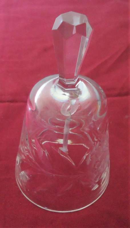 STUNNING VINTAGE ROSE & LEAF PATTERN CRYSTAL TABLE BELL WITH CRYSTAL CLAPPER