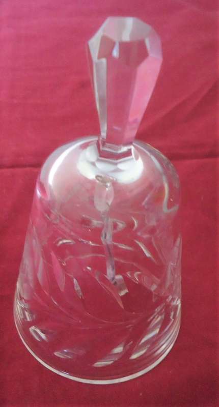 STUNNING VINTAGE ROSE & LEAF PATTERN CRYSTAL TABLE BELL WITH CRYSTAL CLAPPER
