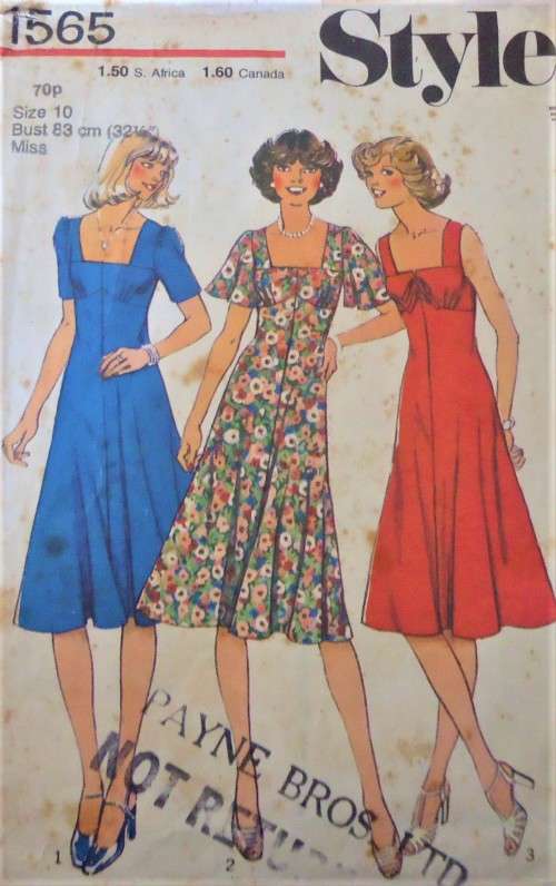 STYLE 1565 DRESS WITH SQUARE NECKLINE SIZE 10 BUST 83 CM/32 1/2" -COMPLETE-SUPPLIED IN A ZIPLOC BAG