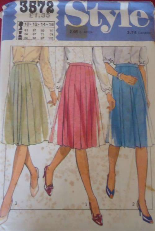 STYLE 3572 SET OF SKIRTS SIZE 10-12-14-16 COMPLETE-UNCUT-F/FOLDED