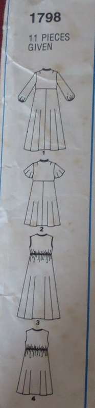 STYLE 1798 NEGLIGEE & NIGHTDRESS SIZE MEDIUM 12-14 COMPLETE