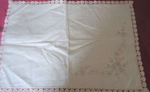 STAMPED TRAY CLOTH READY FOR EMBROIDERY WITH LACE EDGES -SIZE 46 X 32 CM: