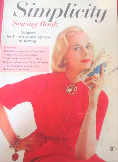 SIMPLICITY SEWING BOOK -152 PAGES SOFT COVER