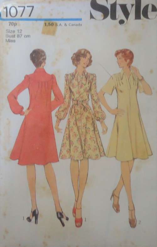 VINTAGE STYLE 1077 DRESS WITH BACK YOKE & TUCKS SIZE 12 BUST 87 CM COMPLETE-UNCUT-F/FOLDED