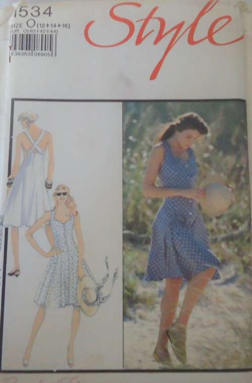STYLE 1534 BUTTON THRU FITTED FLARED DRESS SIZE O 12-14-16 COMPLETE-UNCUT-F/FOLDED