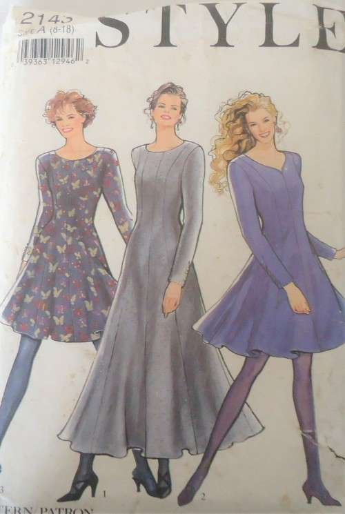 STYLE 2143 FITTED PANELLED DRESS SIZE 8 - 18  COMPLETE