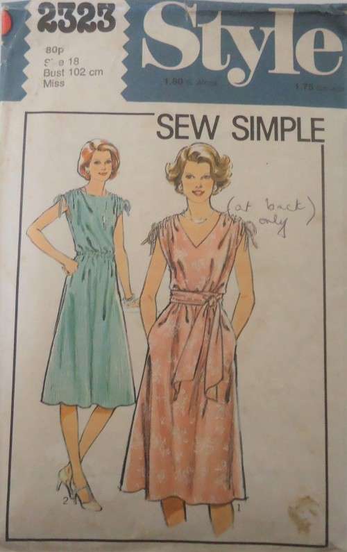 STYLE 2323 PULLOVER DRESS SIZE 18 BUST 102 CM -SEE LISTING