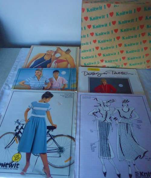 34 KNITWIT PATTERNS IN KNITWIT BOX SIZES 6-22