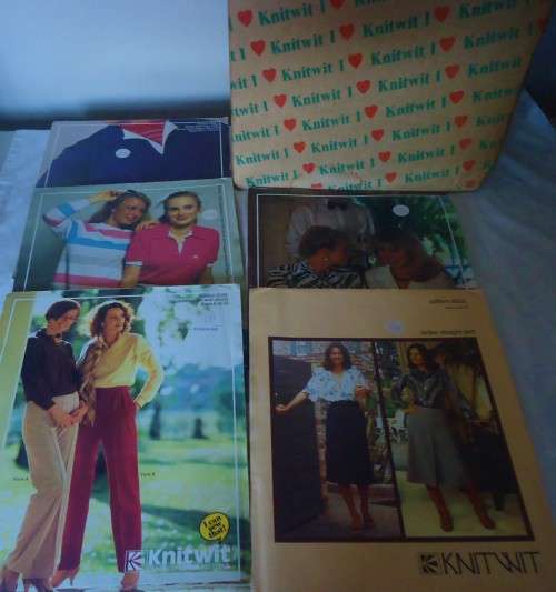 34 KNITWIT PATTERNS IN KNITWIT BOX SIZES 6-22