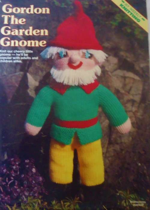 GORDON THE GARDEN GNOME - TO KNIT