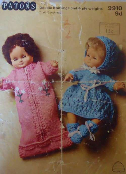 PATONS 9910 DOLLY`S DELIGHTS - SLEEPING BAG-DRESS-HAT-BOOTEES FOR 12` DOLL