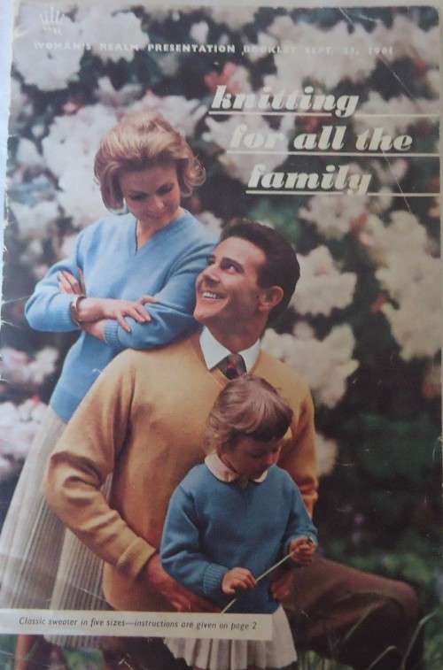 KNITTING FOR THE WHOLE FAMILY - WOMEN`S REALM BOOKLET 23 SEPTEMBER 1961 - 15 A5 PAGES