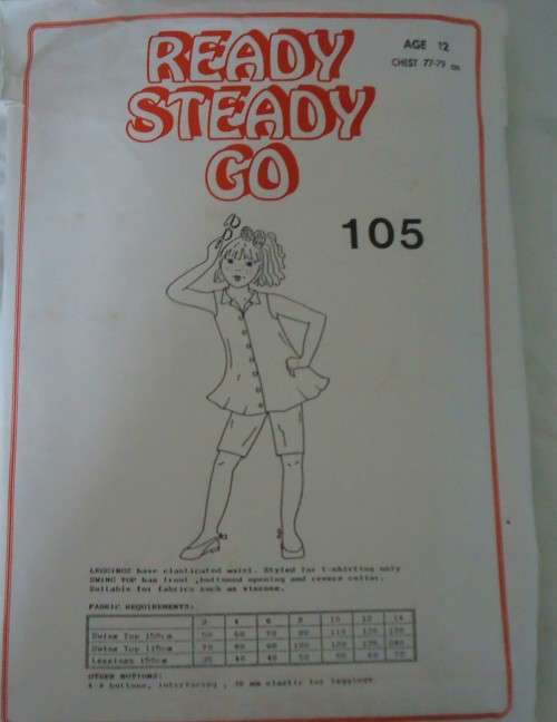 READY-STEADY-GO PATTERN-NUMBER 105  LEGGINGS & SWING TOP  AGE 8 YEARS CHEST 63 CM