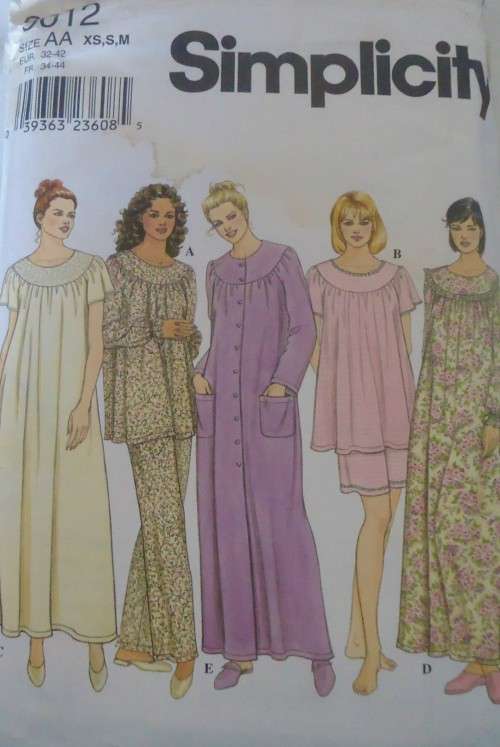 SIMPLICITY 9012 SLEEPWEAR SIZE AA=XS-S-M = 6 - 16 COMPLETE