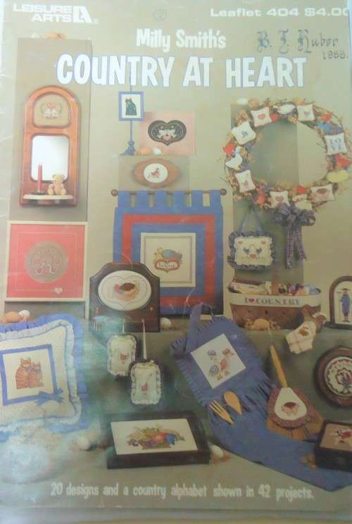 COUNTRY AT HEART - BY MILLY SMITH - LEISURE ARTS 404- 16  PAGES